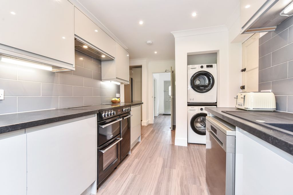 Property photo 3 of 24