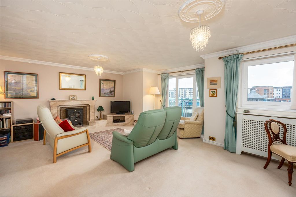 Property photo 2 of 38