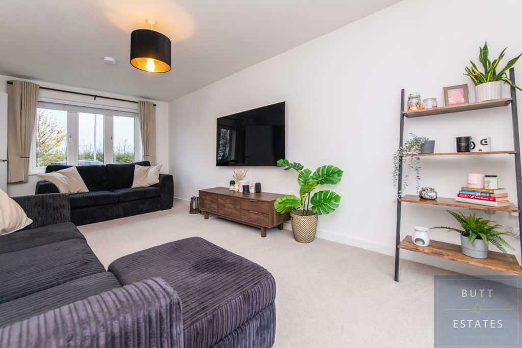 Property photo 3 of 14