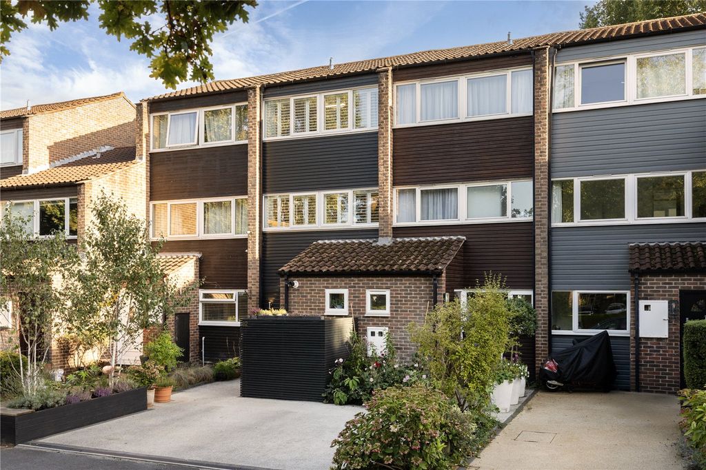 Property photo 1 of 18 Front Exterior