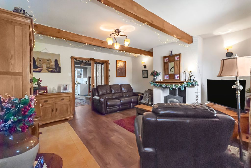 Property photo 2 of 43