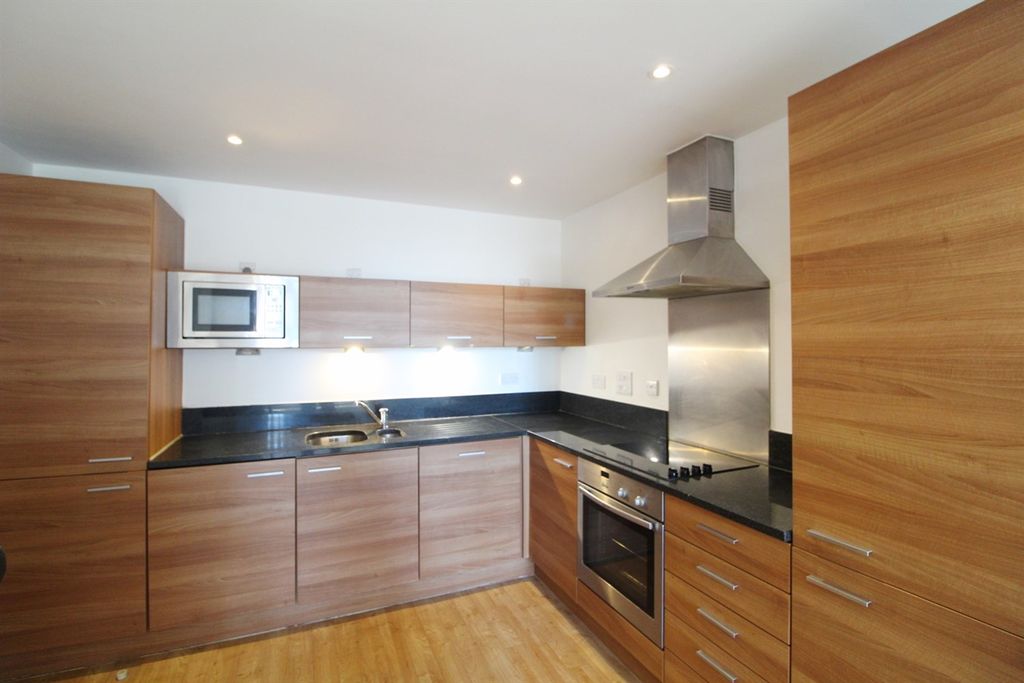 Property photo 3 of 7 Kitchen