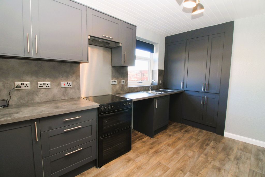 Property photo 2 of 26 Kitchen