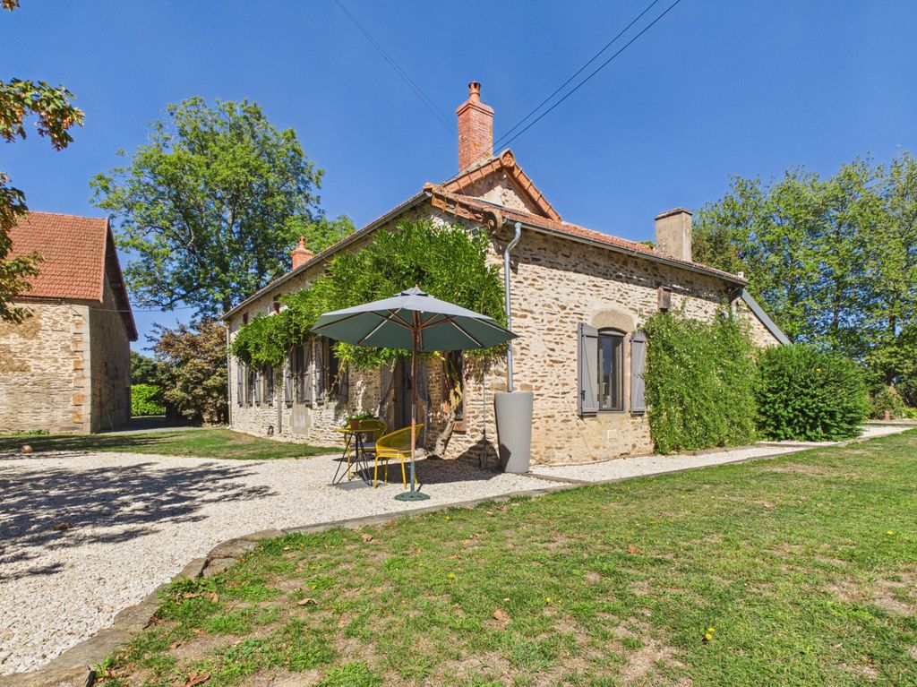 Property photo 1 of 20 The Charm Of Stone, The Elegance Of A Careful Renovation And A Multitude Of Projects To Imagine.