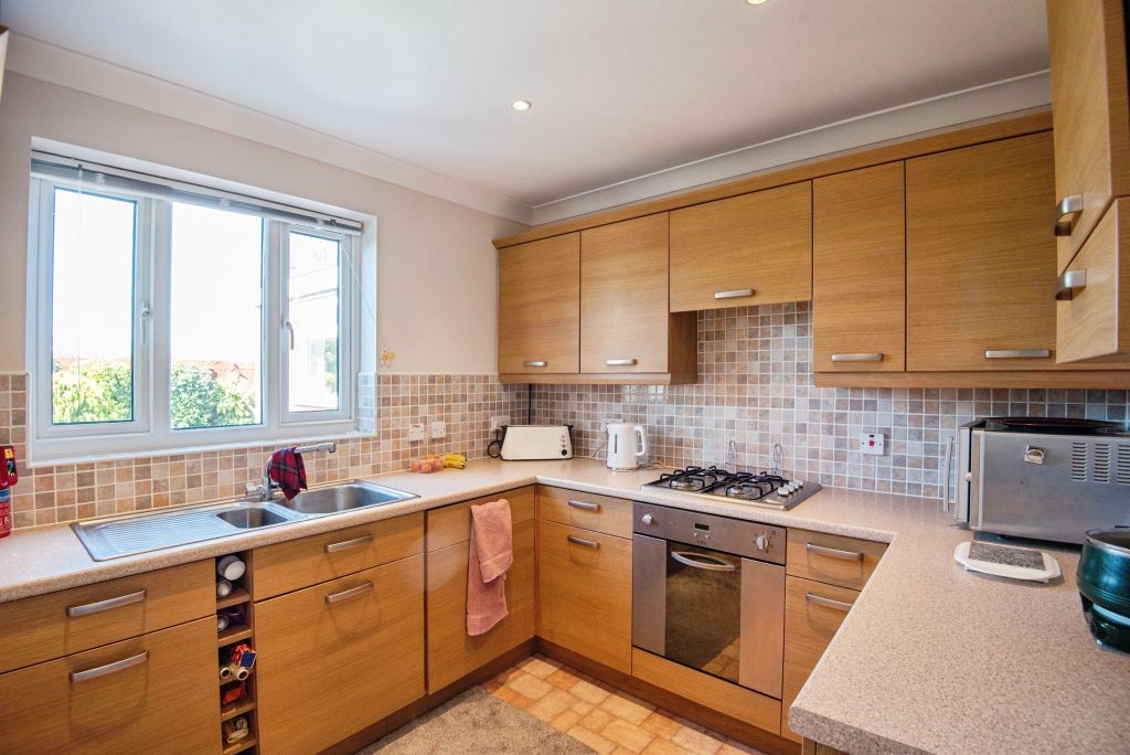 Property photo 2 of 17