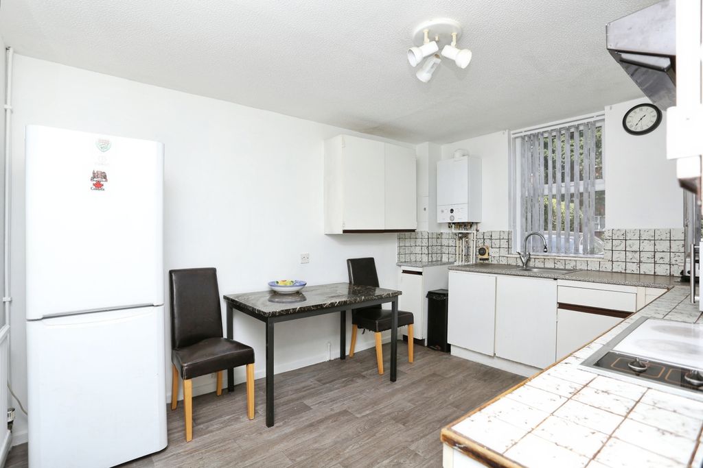 Property photo 3 of 11 Img_1088