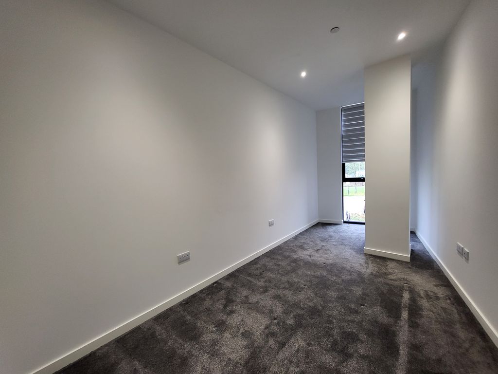 Property photo 2 of 5 Bedroom