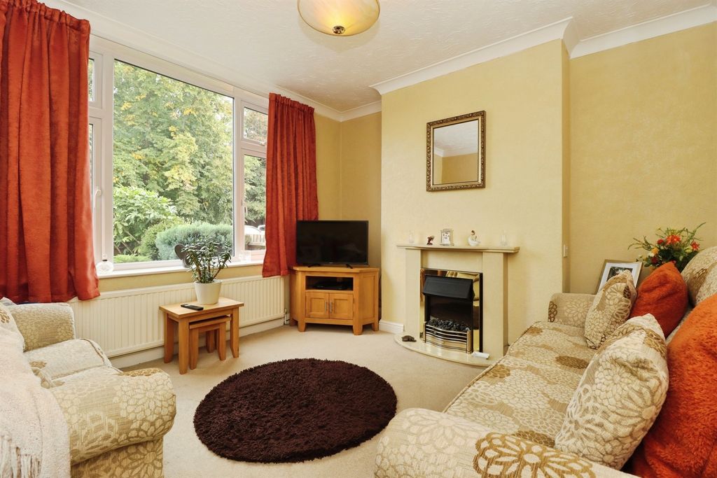Property photo 2 of 25
