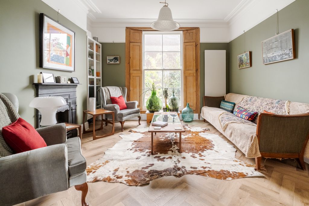 Property photo 3 of 32