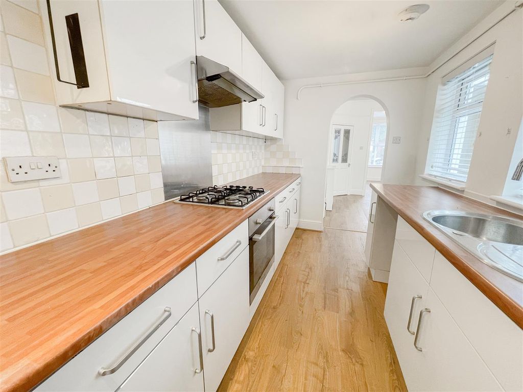 Property photo 2 of 13 Kitchen