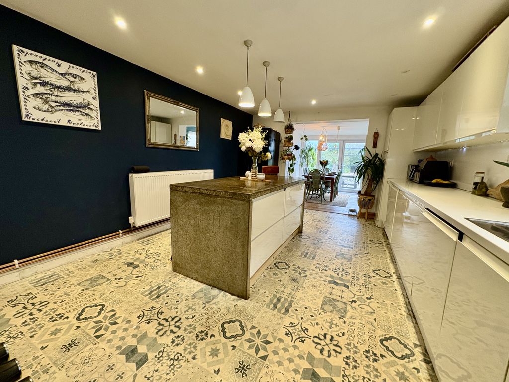 Property photo 2 of 38 Gallery