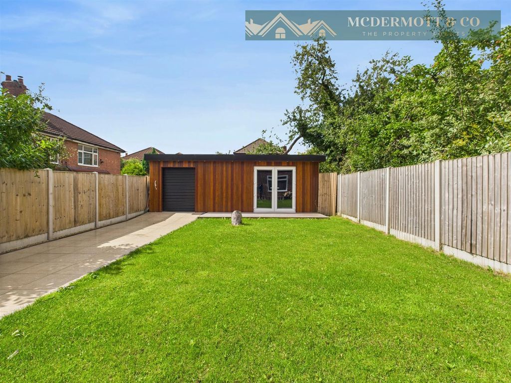 Property photo 2 of 19 Externally