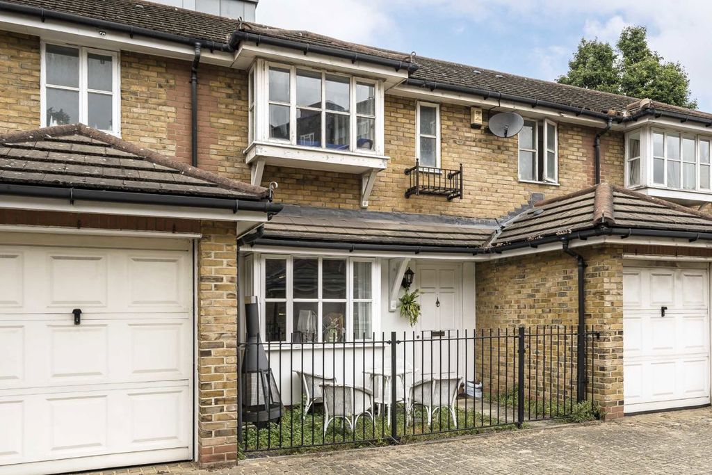 Property photo 1 of 5