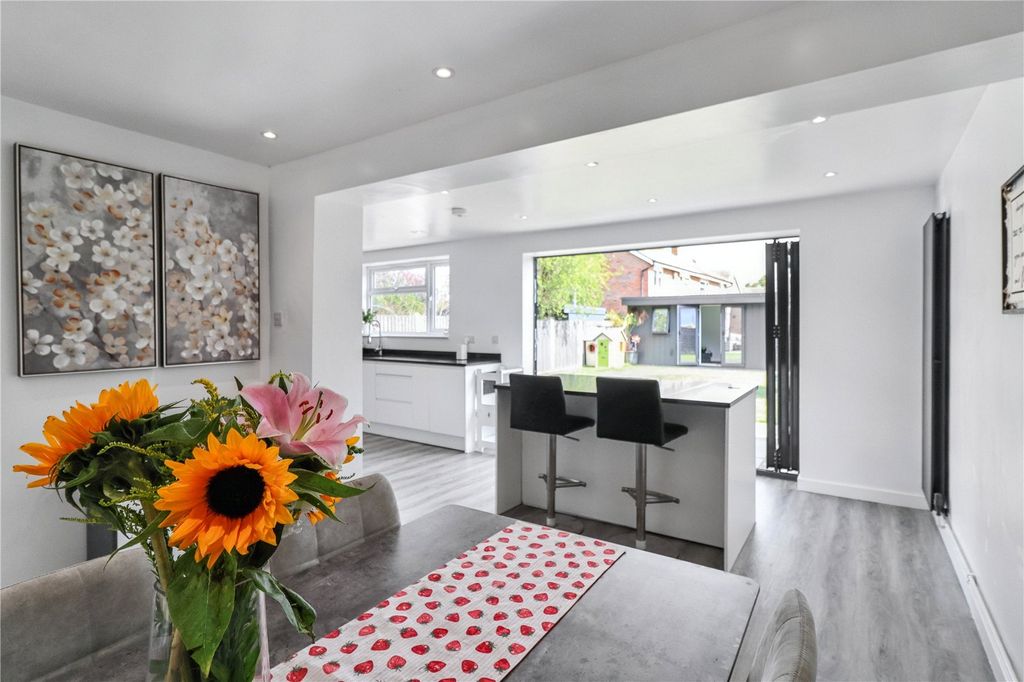 Property photo 2 of 16 Kitchen / Diner