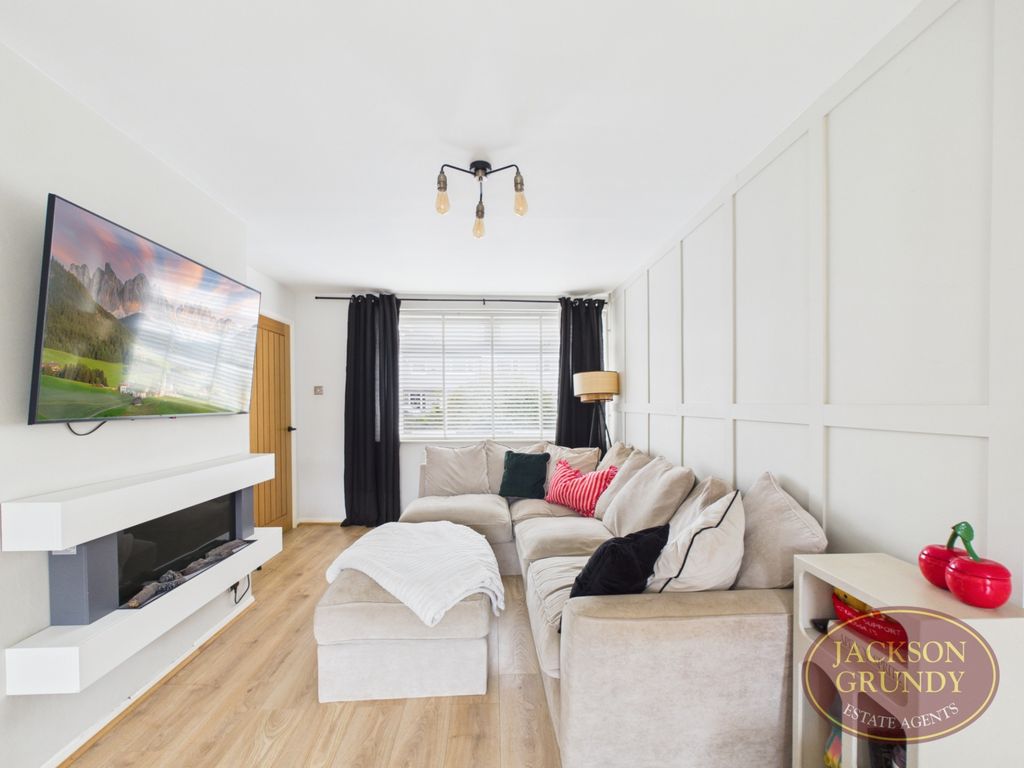 Property photo 3 of 12 Hazeldene Road