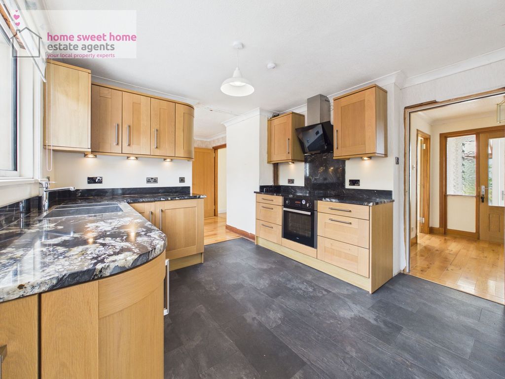 Property photo 2 of 42