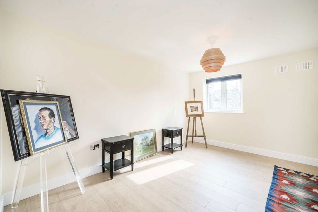 Property photo 3 of 5