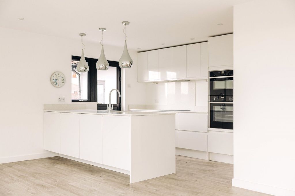 Property photo 2 of 26 Picture No. 41