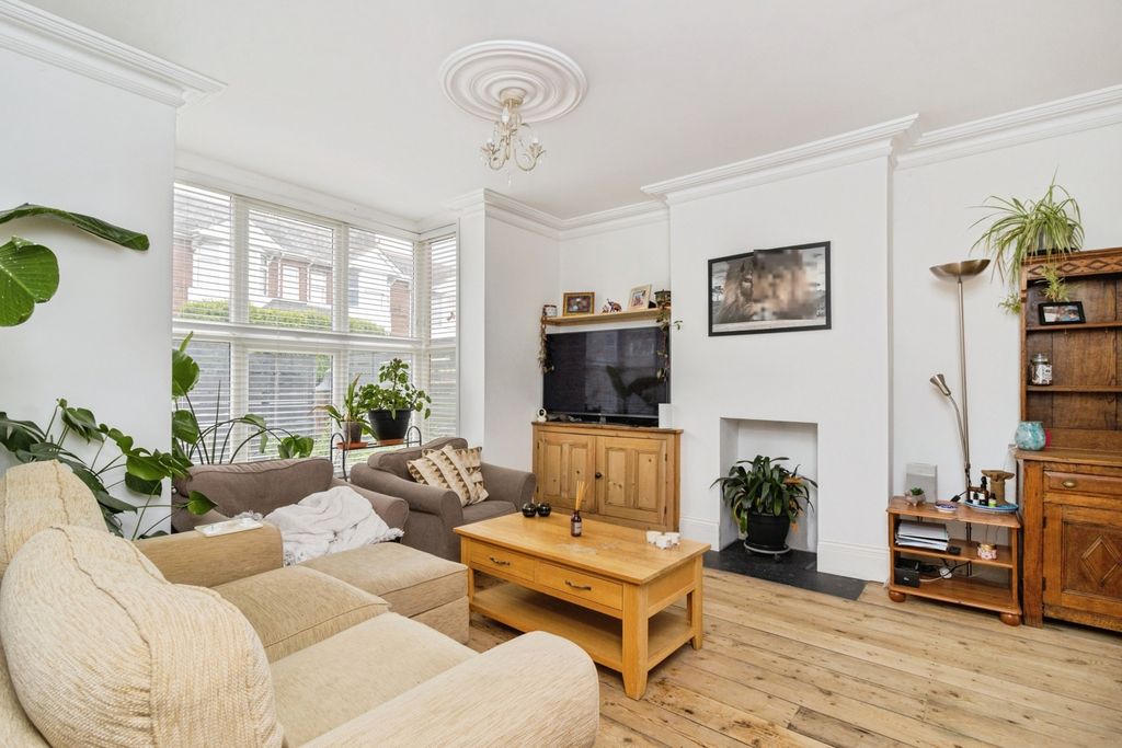 Property photo 3 of 20 Pbox-Img.Jpg