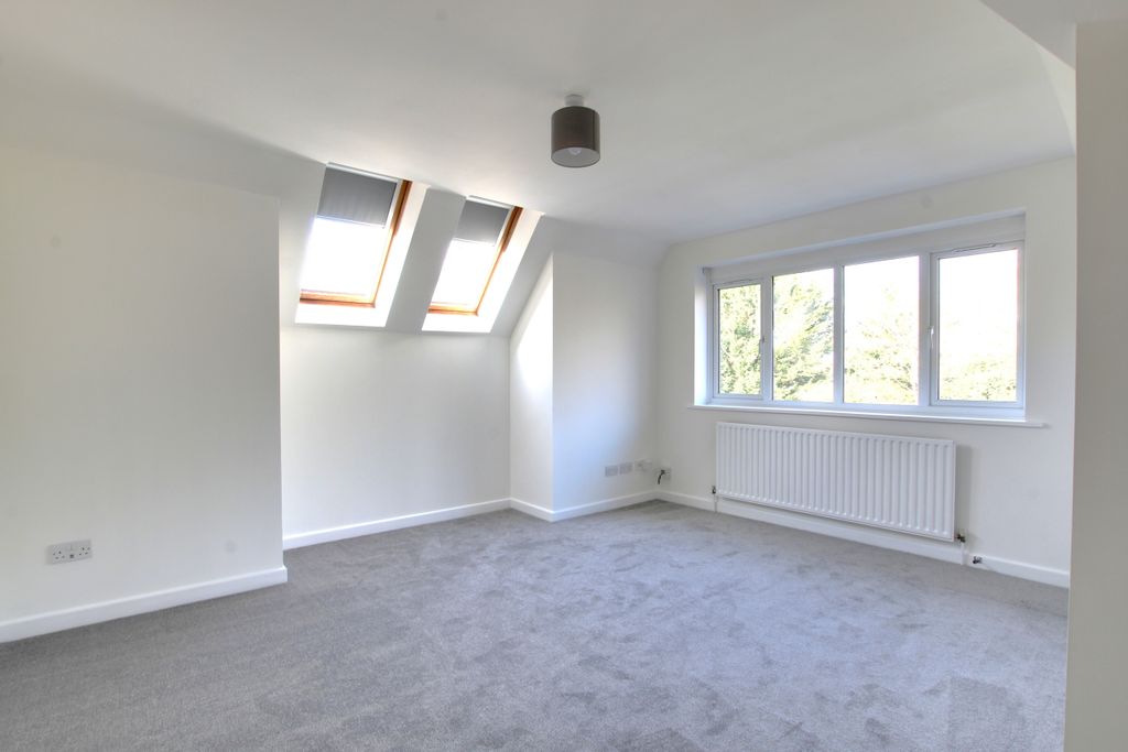 Property photo 2 of 7 2 Lounge Angle 1.Jpg