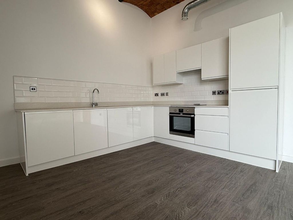 Property photo 3 of 8 Photo-2025-10-07-13-56-12.Jpg