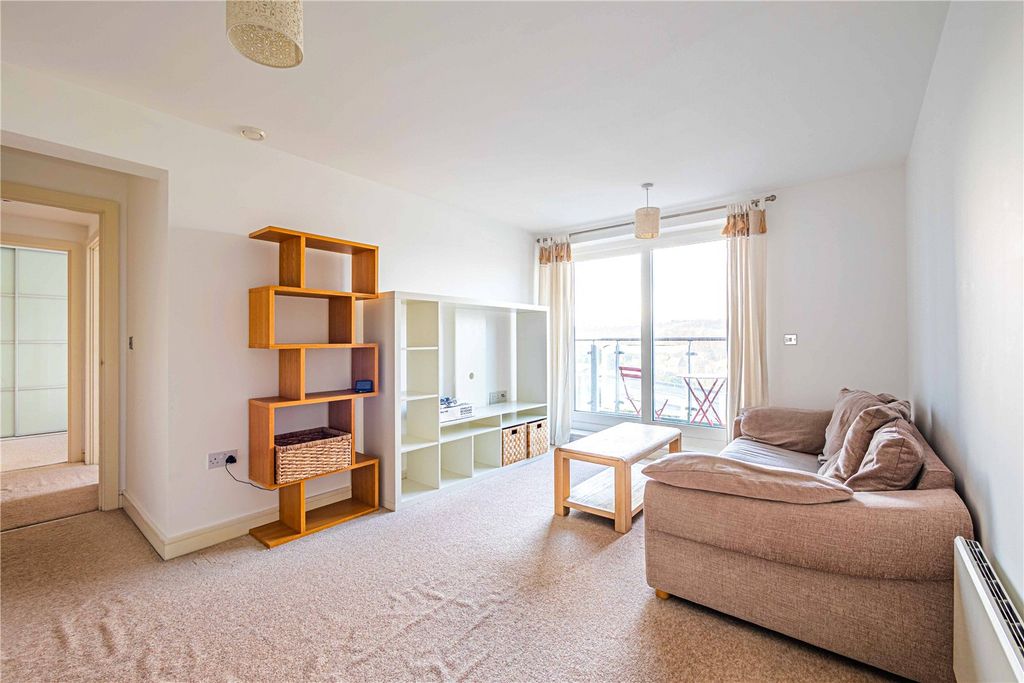 Property photo 2 of 14 Picture No. 20