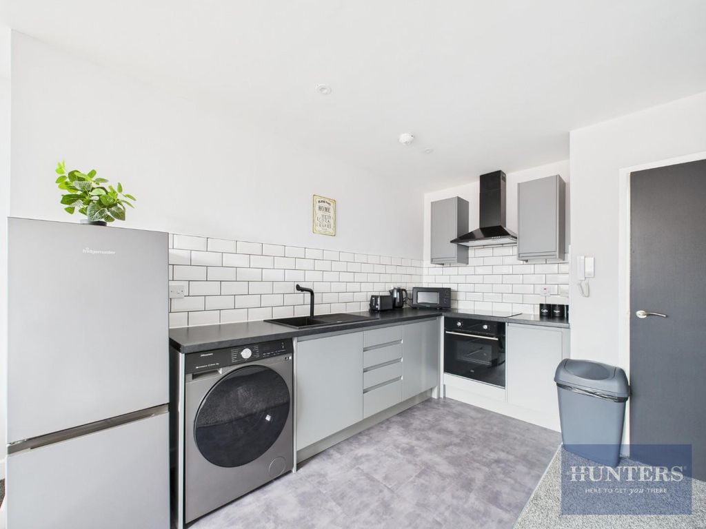 Property photo 2 of 6 Kitchen / Living Area