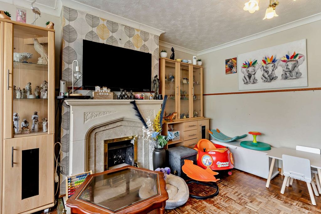 Property photo 3 of 17