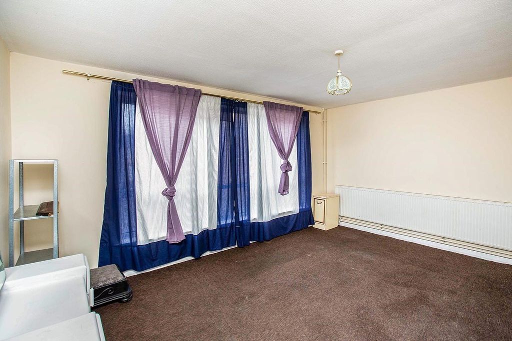 Property photo 2 of 8 Picture No. 04