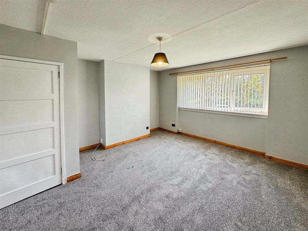 Property photo 2 of 14 7B45A298-18-4F29-A51B-373B23Afa29D-835-000000309B9