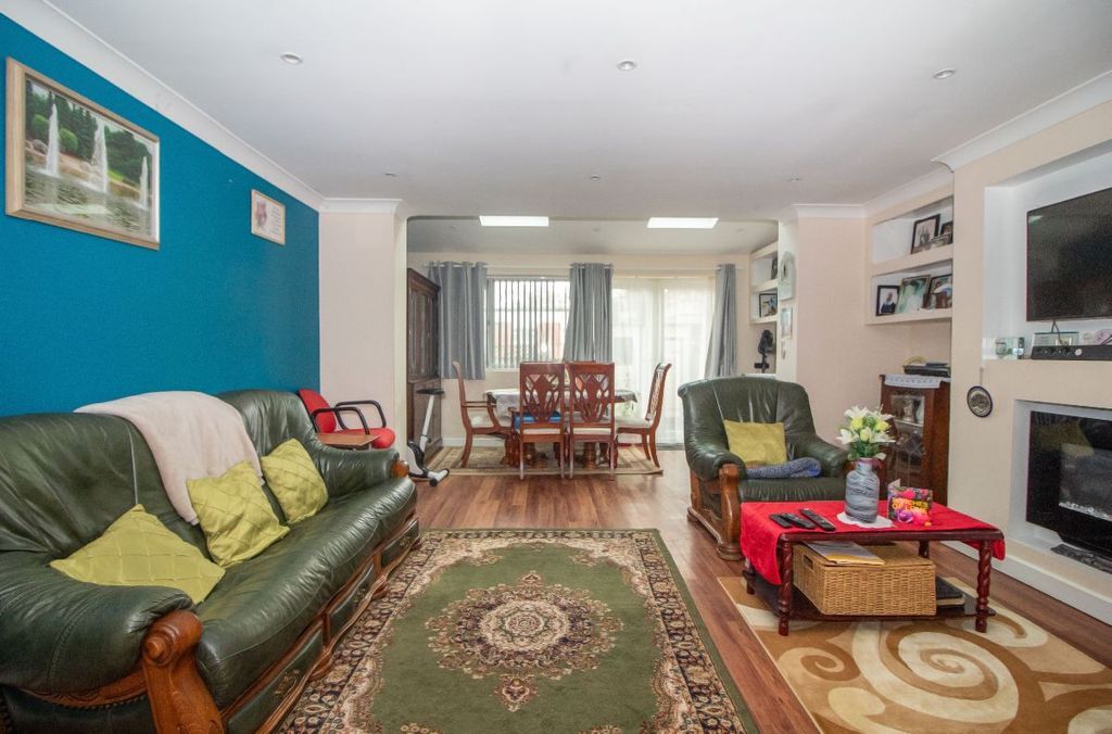 Property photo 3 of 22