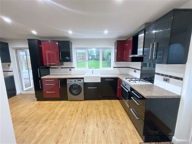 Property photo 2 of 21 Kitchen