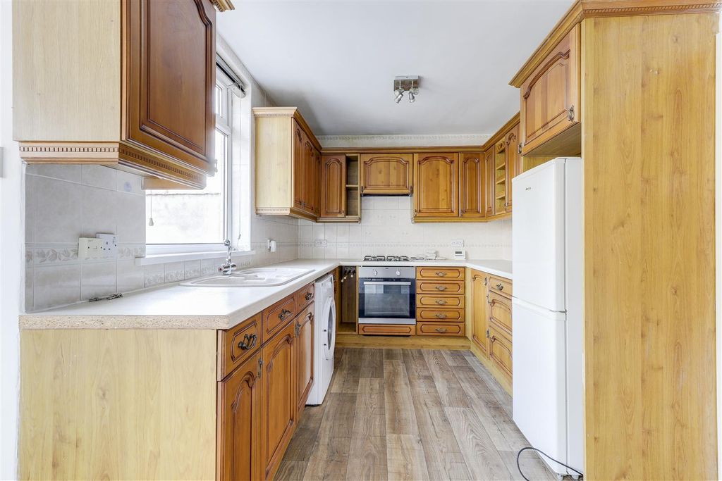 Property photo 3 of 14 Img_5998-Img_6002.Jpg