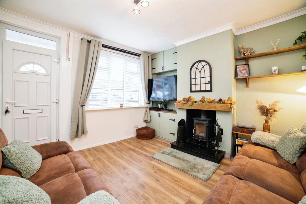 Property photo 2 of 34
