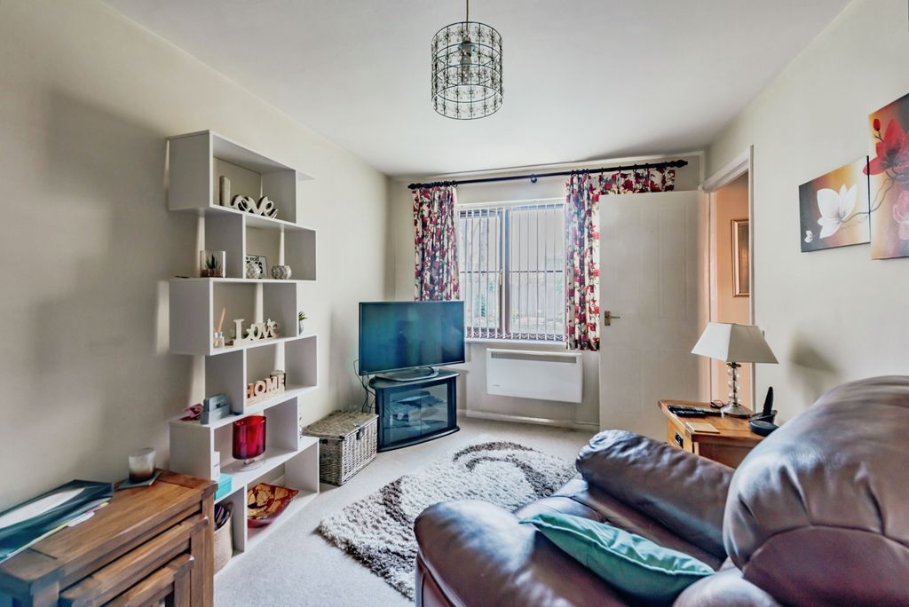 Additional image 4 of 1 bed property for saleHigh Street, Lingfield RH7