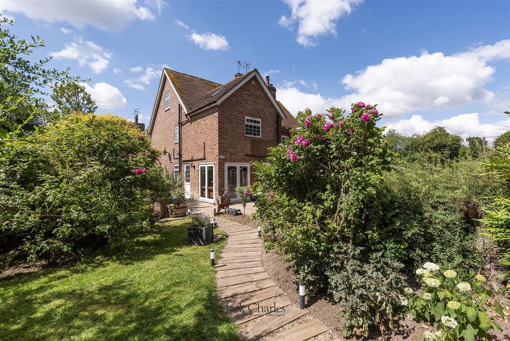 Property photo 1 of 25 4 Bank Farm Cottages, Tn11 0Pb  024.Jpg