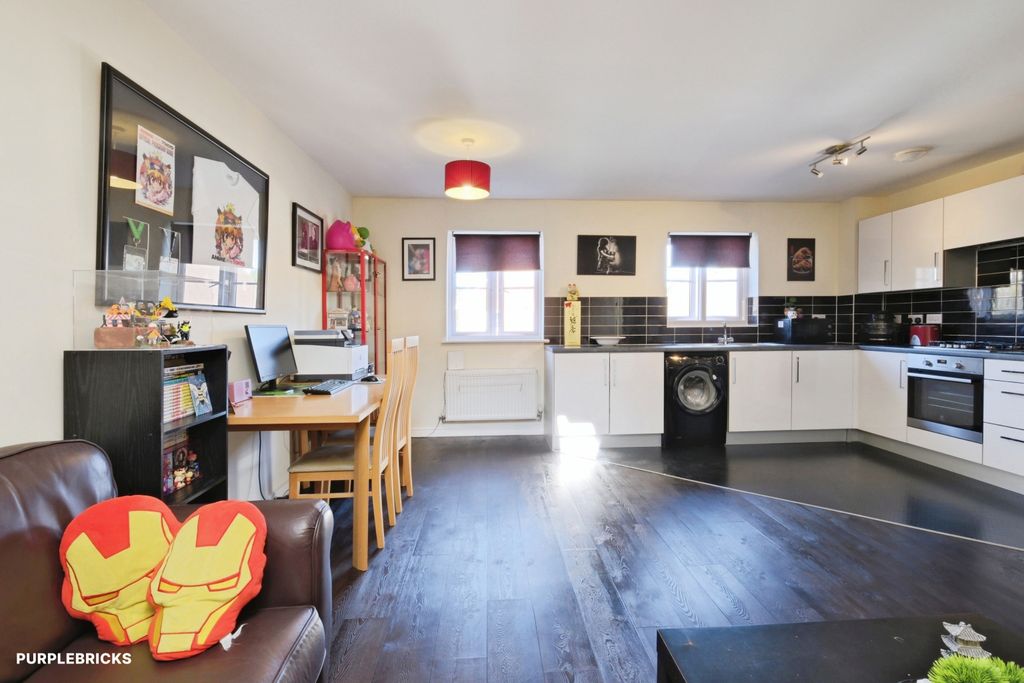 Property photo 3 of 24