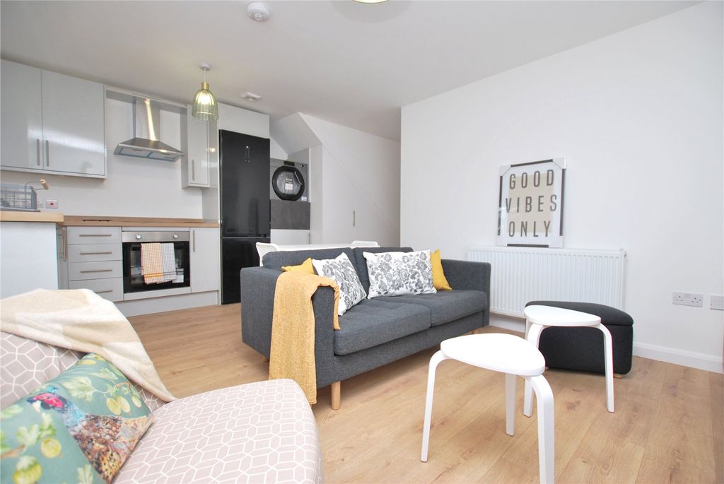 Property photo 3 of 11 Picture No. 10