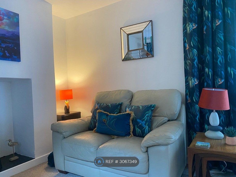 Property photo 3 of 9 Lounge