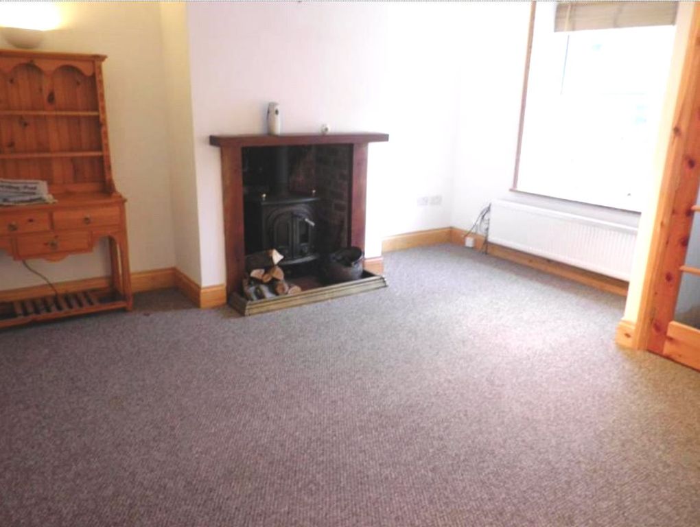 Property photo 3 of 6 Living Room