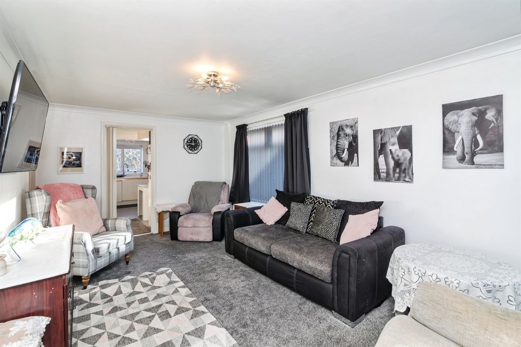 Property photo 3 of 20