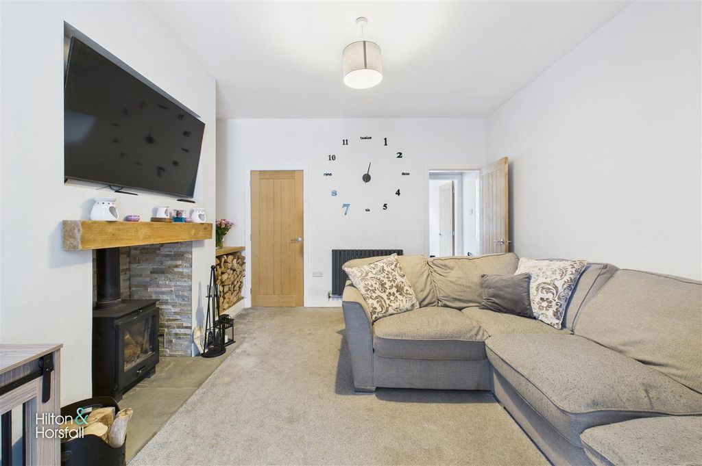 Property photo 3 of 13 Craven Street