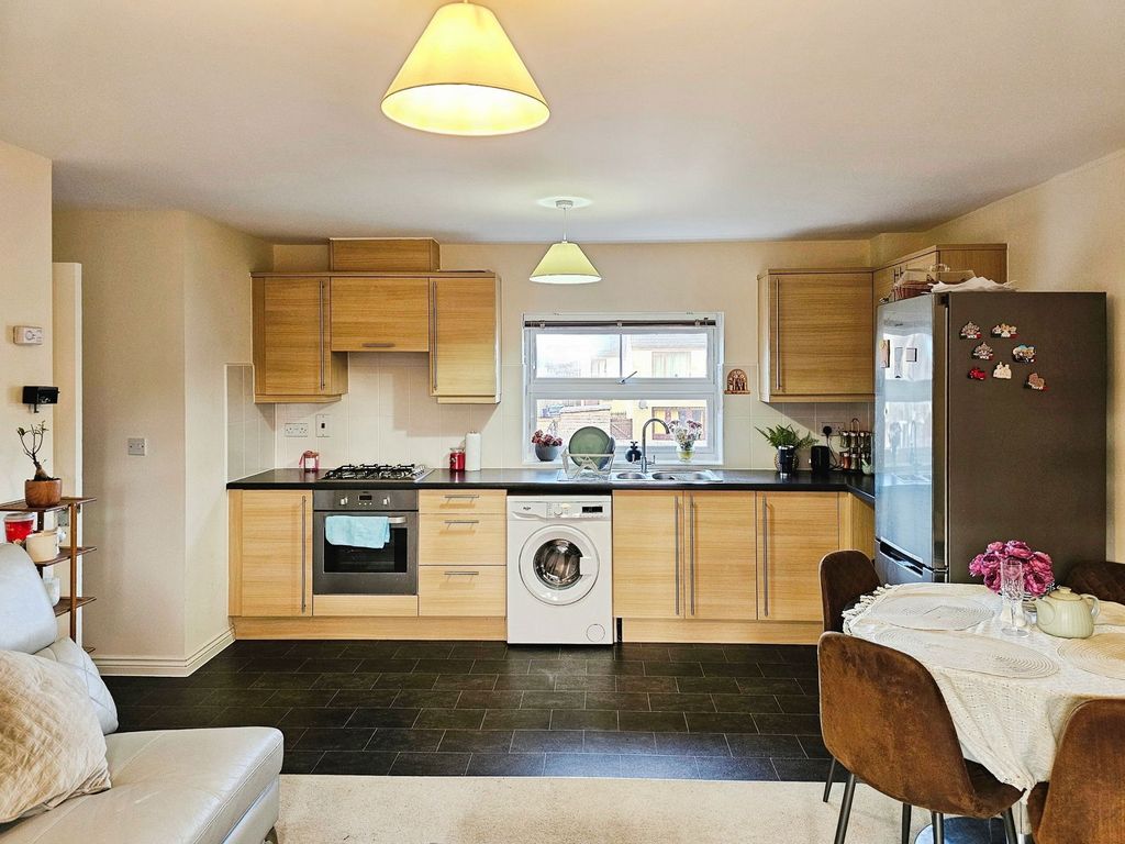 Property photo 3 of 9