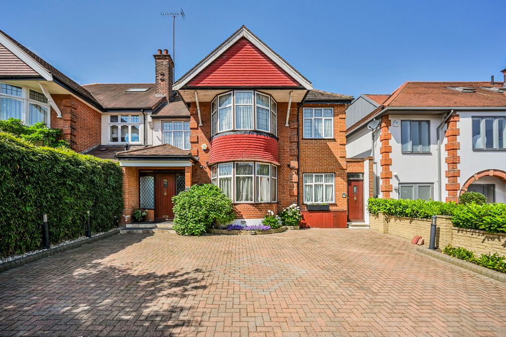 Property photo 3 of 45