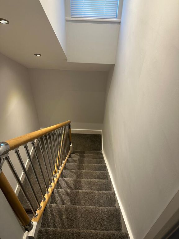 Property photo 3 of 7 Landing