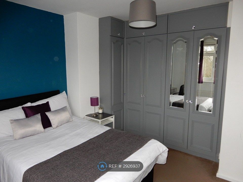 Property photo 3 of 8 Room 1 W/En-Suite