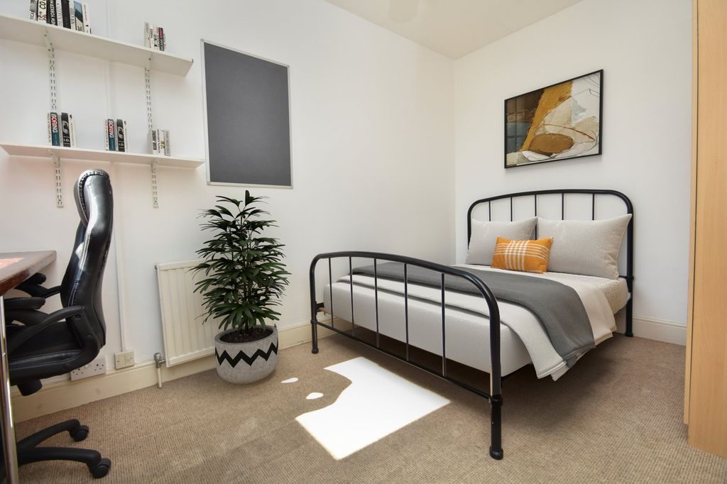 Property photo 3 of 9 Picture No. 25