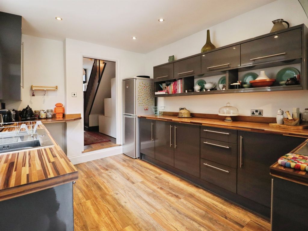 Property photo 3 of 21