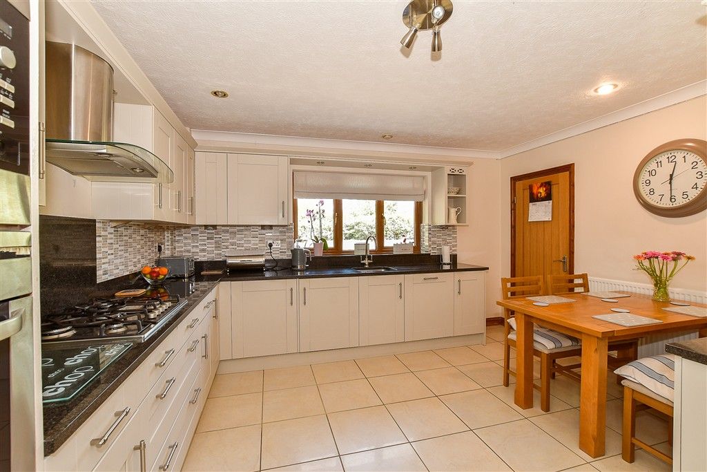 Property photo 3 of 17 Kitchen