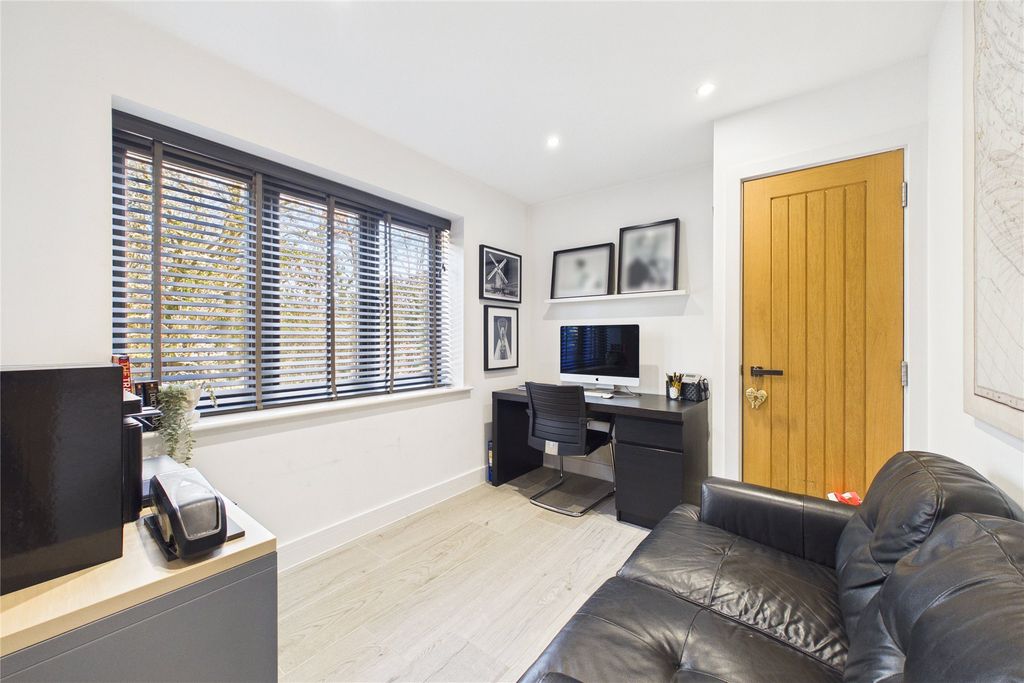 Property photo 3 of 30 Picture No. 08